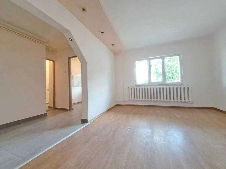 Apartament cu o camera decomandat, zona Frumoasa