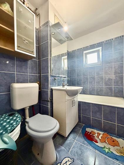Apartament 2 camere, etaj 3, semidecomandat, zona Dambovita-Flavia