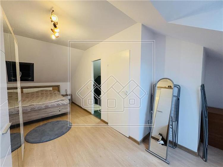 Apartament de vanzare - 3 camere, 2 balcoane - Terezian
