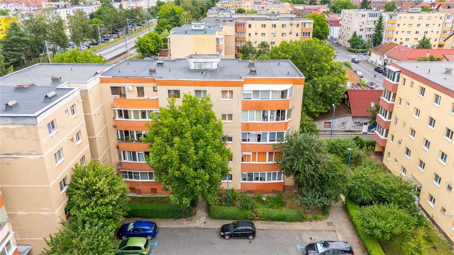 Apartament 2 camere | 2 balcoane | decomandat | Codrul Cosminului