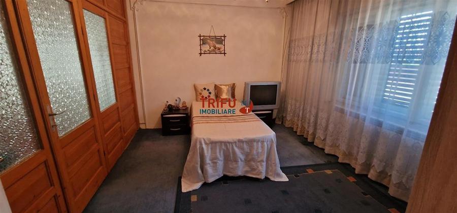 Casa 5 camere 743 mp teren Sebes