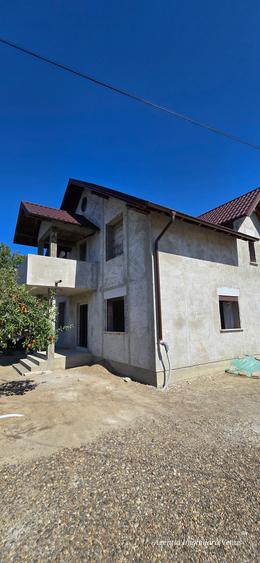 Casa de vanzare la Ipotesti!