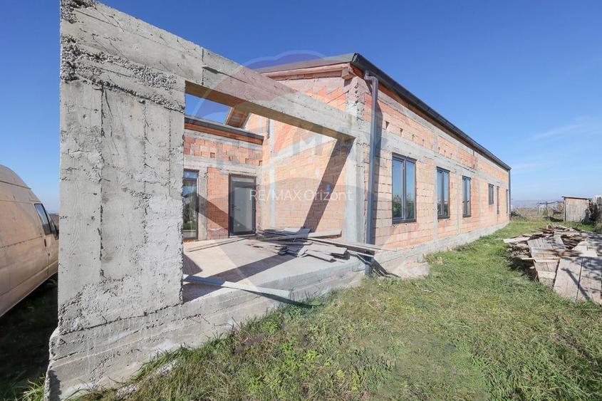 Duplex cu 2 apartamente - 6 camere, terase generoase și curte - 22