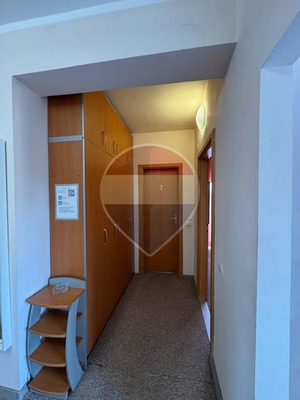 Apartament cu 3 camere de închiriat ultracentral