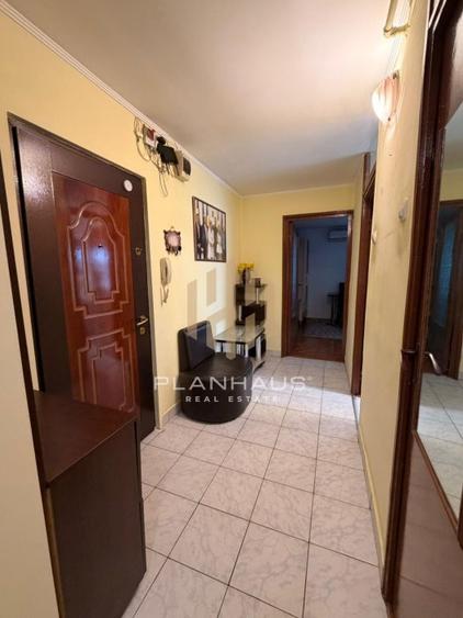 Apartament 2 camere – decomandat, Str. Dobrogei, zona Teren atletism