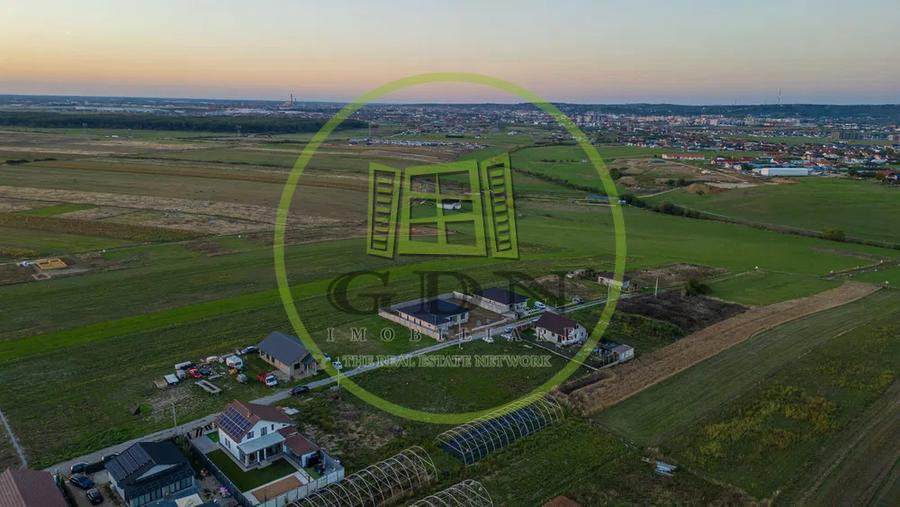Teren intravilan de vanzare in Cihei, 511 mp, cu front stradal de 17 ml