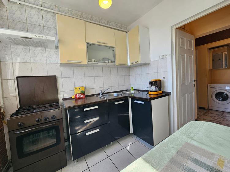 Apartament 2 camere,decomandat.