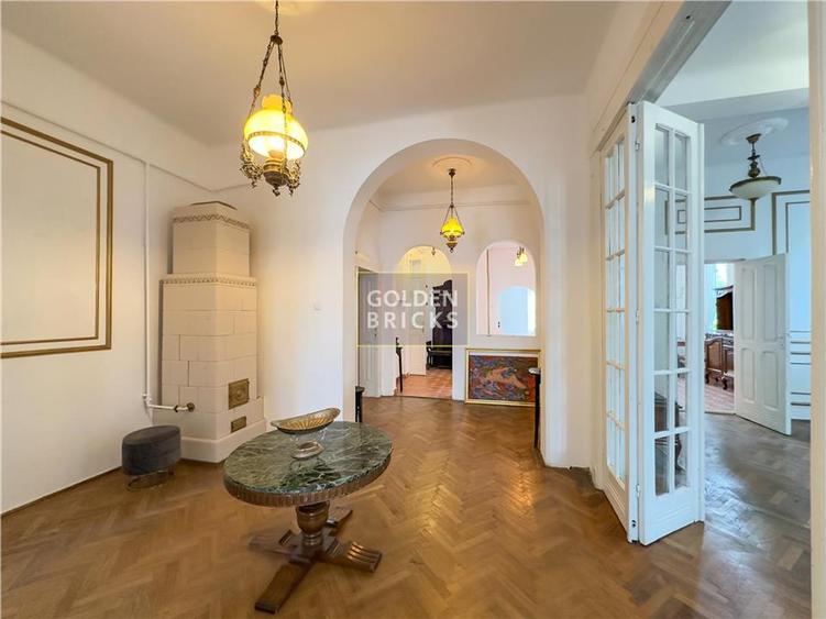 Piata Unirii | Tineretului | 5 camere + terasa | Curte | Parcare