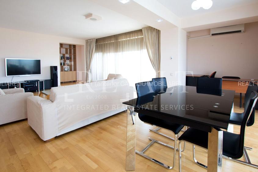 Inchiriere apartament 3 camere | Generos, 2 x Parcare, Acces lift | Domenii
