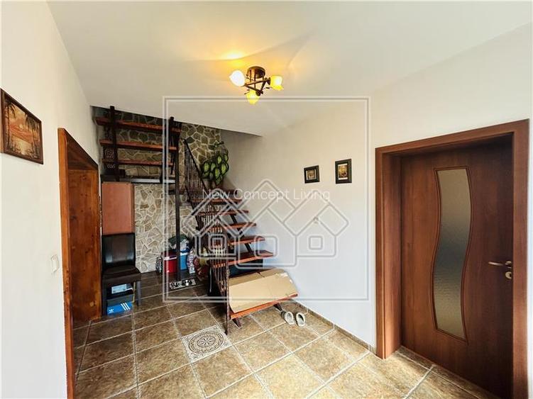 Casa tip duplex, cu 3 camere, 116 mp utili, teren de 403 mp - 11