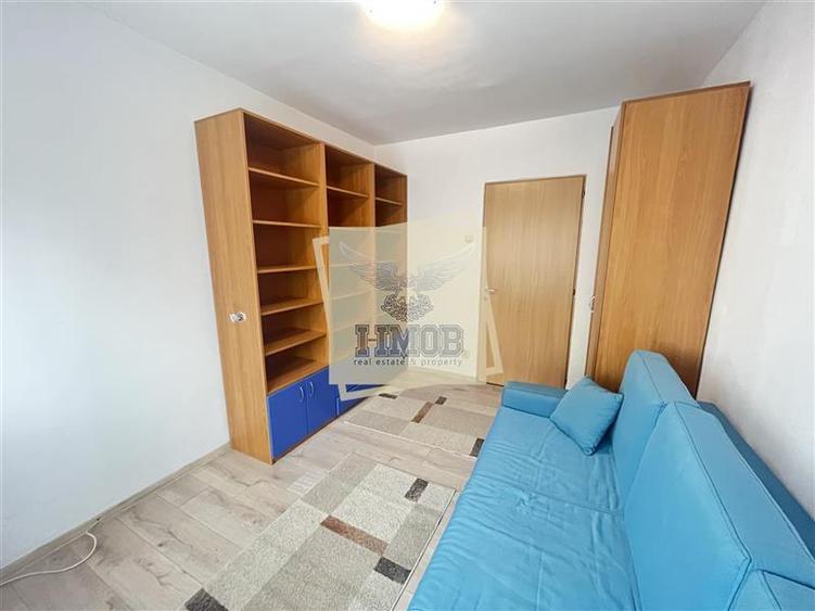 Apartament 3 camere 2 bai balcon si pivnita zona Terezian