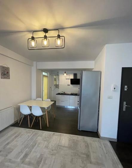 Apartament 2 camere, 64 mp, Centru, loc de parcare privat - 350 Euro