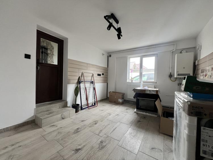 Casa individuala, 200 mp, 2 parcari, ideal pentru gradinita/investitie