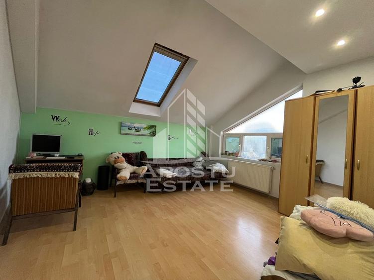 Casa individuala, 6 camere, 3 bai, garaj,acces auto, teren de 411