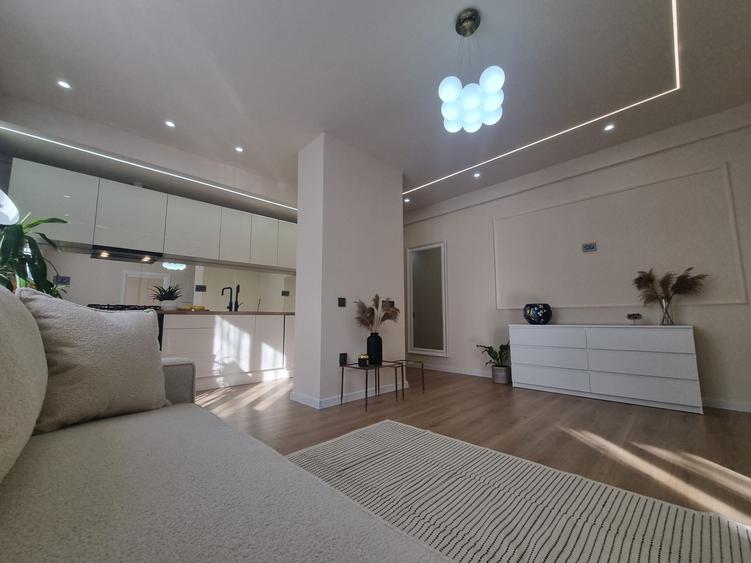 Apartament cu 2 camere,ultrafinisat ,zona centrală