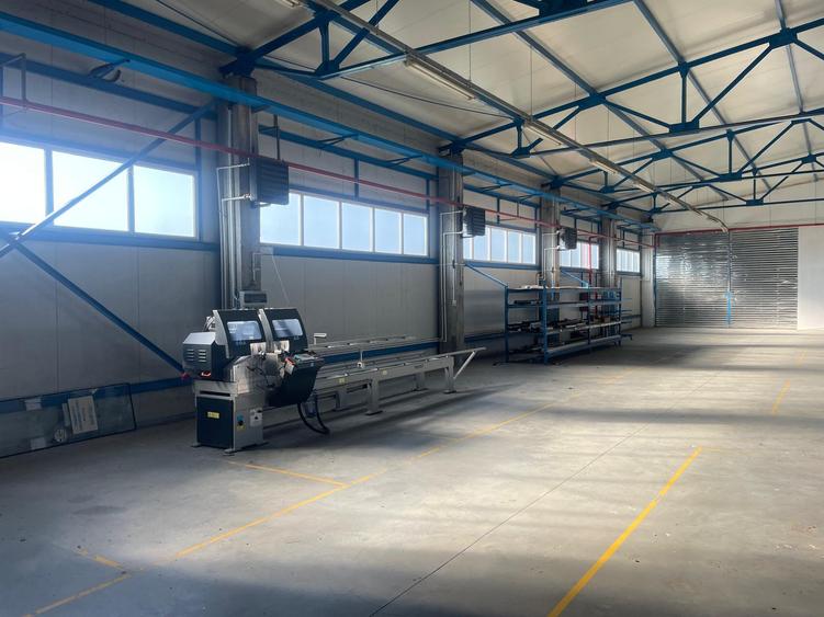 Hala Productie cu Spatii Birou si Locuit Craiova Zona Industriala Isalnita