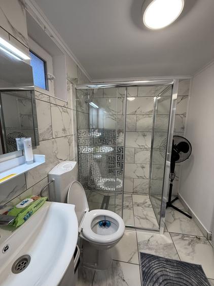 Casa demolabila și teren 800mp cu toate utilitățile deschidere 26,5mp