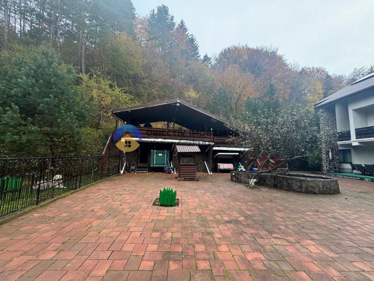 Casa cu posibilitate transformare in pensiune si teren de vanzare Piatra Neamt