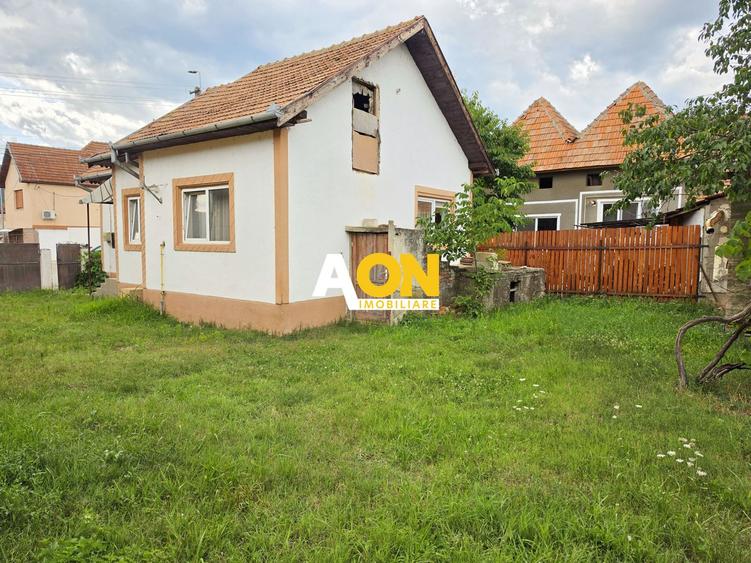 Casa 2 camere, 974 mp teren, Micesti