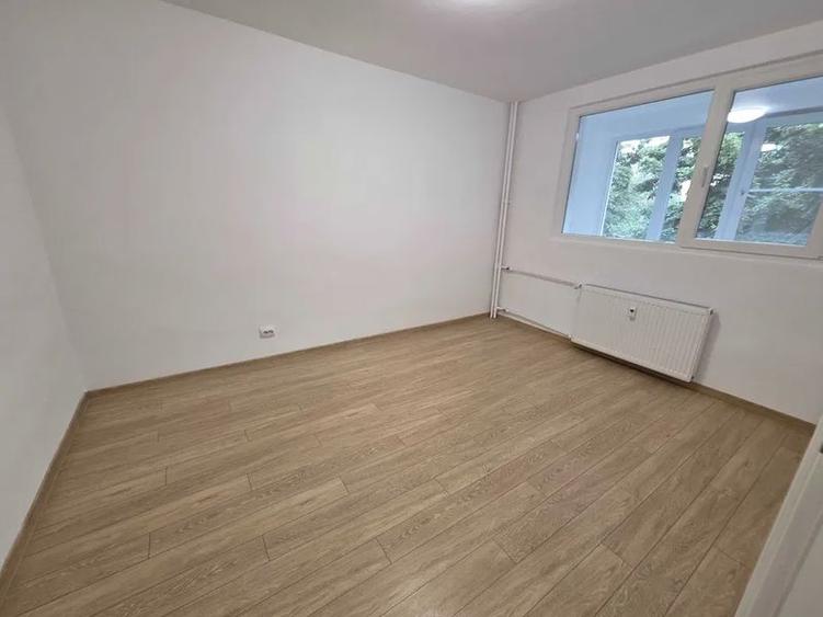 Ferdinad Inchiriez ap 3 cam partial mobilat recent renovat balcon inchis central