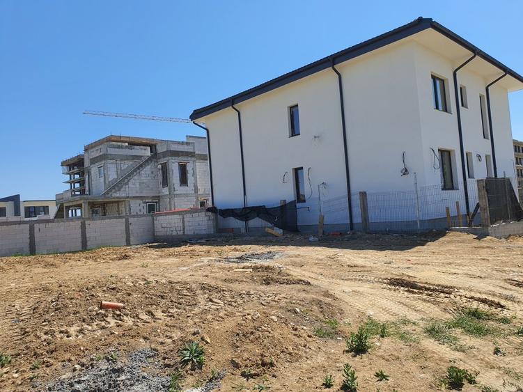 Exclusivitate-Mamaia Sat, str.M20, teren 434mp, 23m/22m, situat la 140m de lac