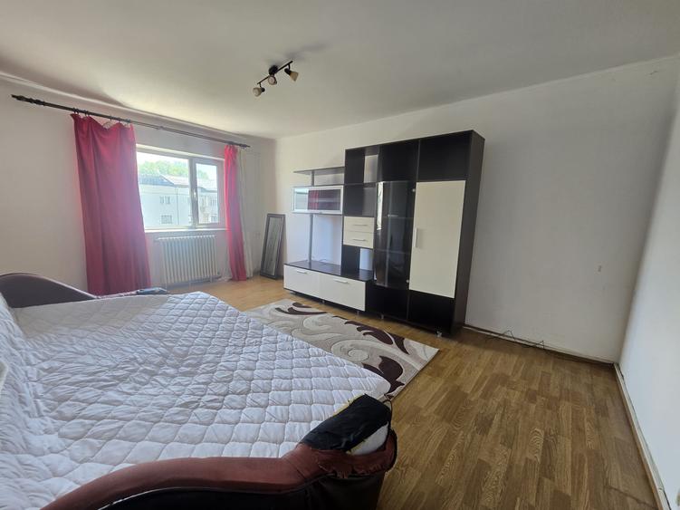 Apartament 3 camere 70mp,Esplanada Nicolina prima statie,et. 4 cu pod,cod:162419