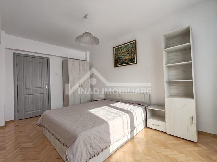 Apartament cu 3 camere, 80 mp, 2 bai, zona Centrala (Piata Cipariu)