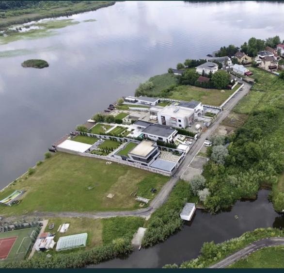 Teren Superb situat pe malul lacului Snagov Silistea langa palatul Ginga