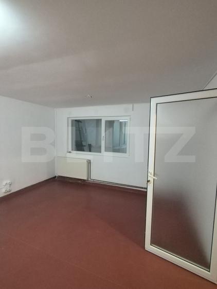 Spatiu comercial 3 camere decomandat Micro 4