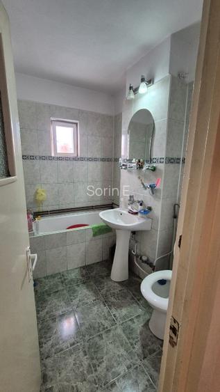 Vand Apartament 4 camere, Zona 1 Mai Alexandria - 6