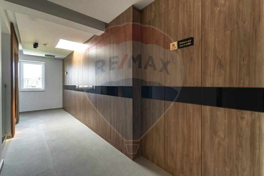 Apartament cu 2 camere de vânzare în zona Tractorul