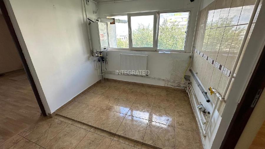 Pta Delfinului, Apartament cu 2 camere decomandat - etaj 6/10 - 8