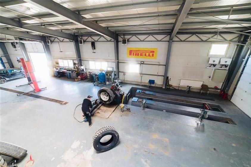Imobil industrial - service auto complet echipat (Gheorgheni, str. Kossuth Lajos