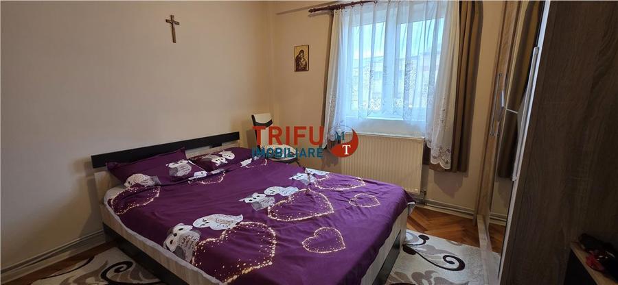Apartament de vanzare cu 3 camere in Cetate
