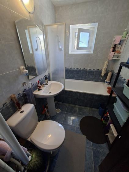 Apartament cu 3 camere decomandat, zona Frumoasa