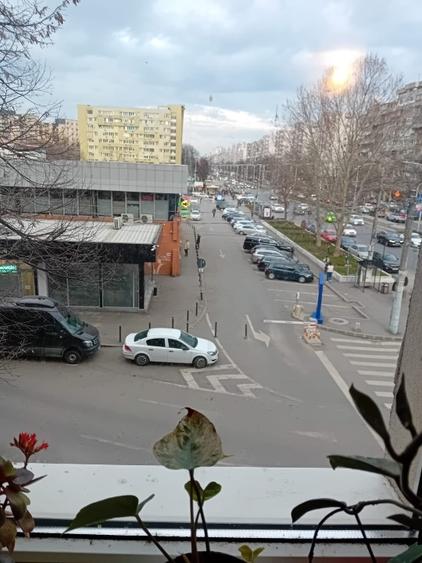 Vanzare Apartament 4 camere Piata Gorjului, Militari - PRET 165.000 Euro