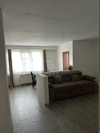 Apartament 3 camere semidecomandat zona Florilor