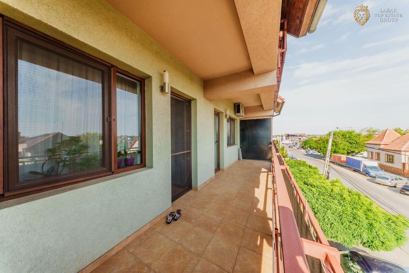 Apartament 3 camere de vânzare – Pârneava