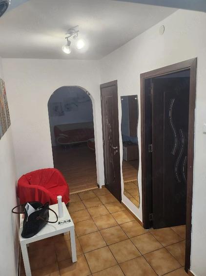 Apartament 3 camere. Zona Covasna, Brancoveanu.  Parcare.