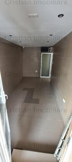 TOTUL NOU! Spatiu comercial, Calea Galati, balcon cu vitrina, SPATIOS!