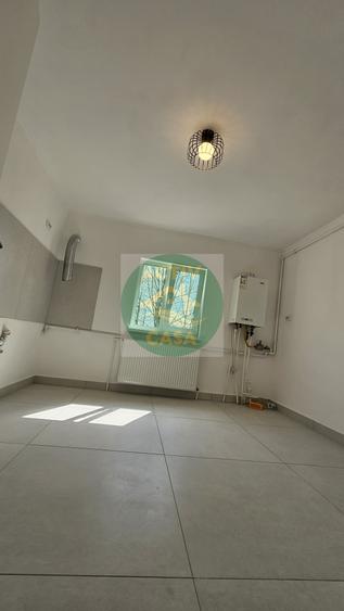 Apartament 3 camere, 3 balcoane, zona Piata Mare