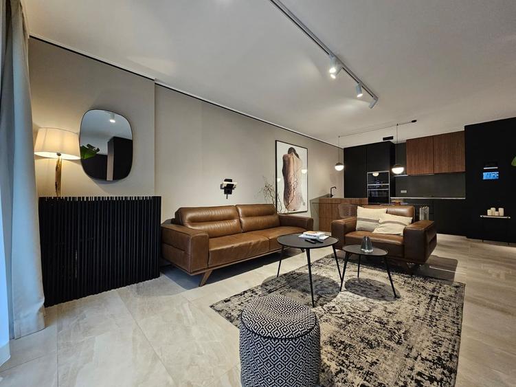 Apartament 2 camere, etaj 4 din 6, ultrafinisat, zona Iulius Mall