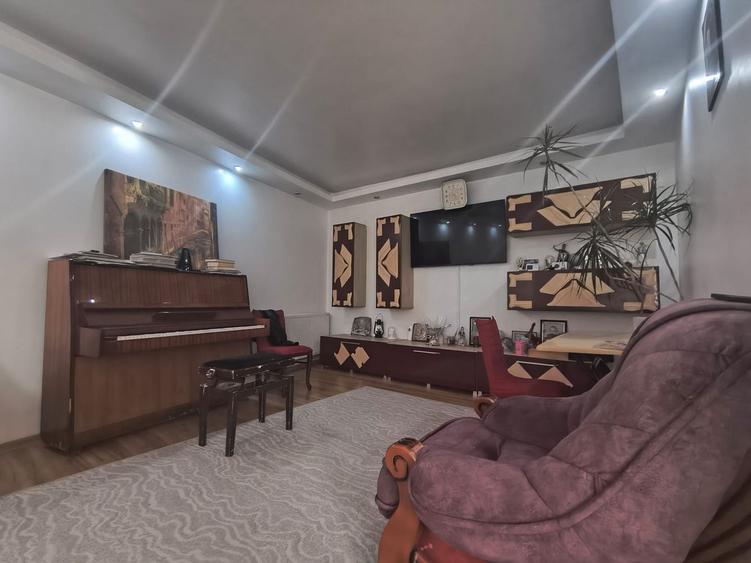 OFERTA DEOSEBITA STADION CASA CU 5 CAMERE, 165 MP PRET 199000 EURO