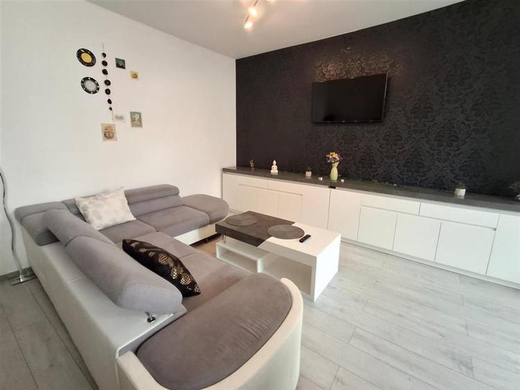 Apartament 2 camere la casa zona Centrala