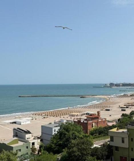 APARTAMENT 3 CAMERE DECOMANDAT CONFORT MAXIM ZONA FALEZA NORD