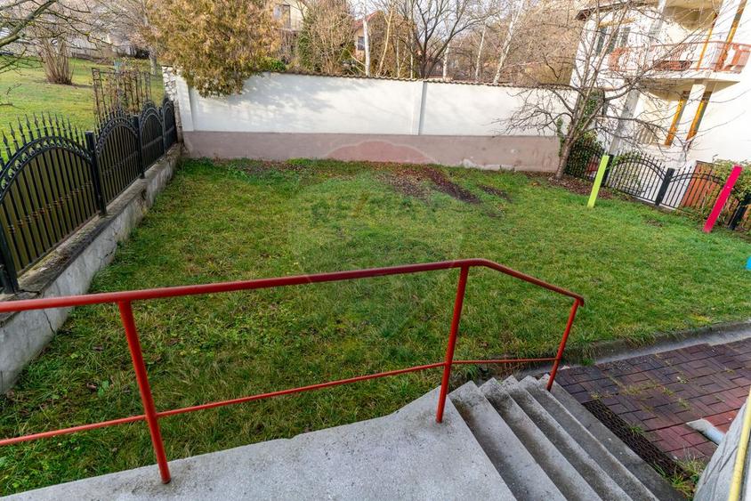 Casă / Vilă cu 6 camere de închiriat în zona Centru Vechi