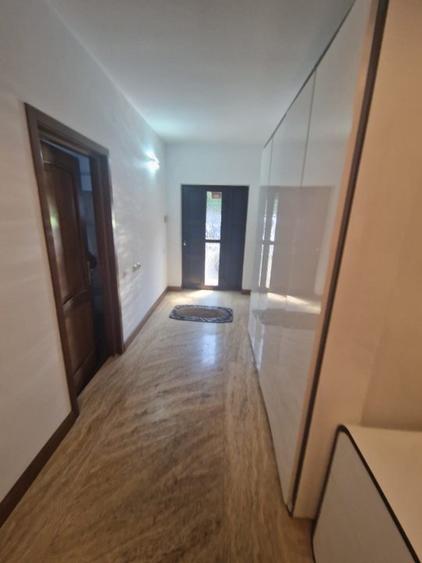 Casa cu 2 nivele in Cartierul Tilisca