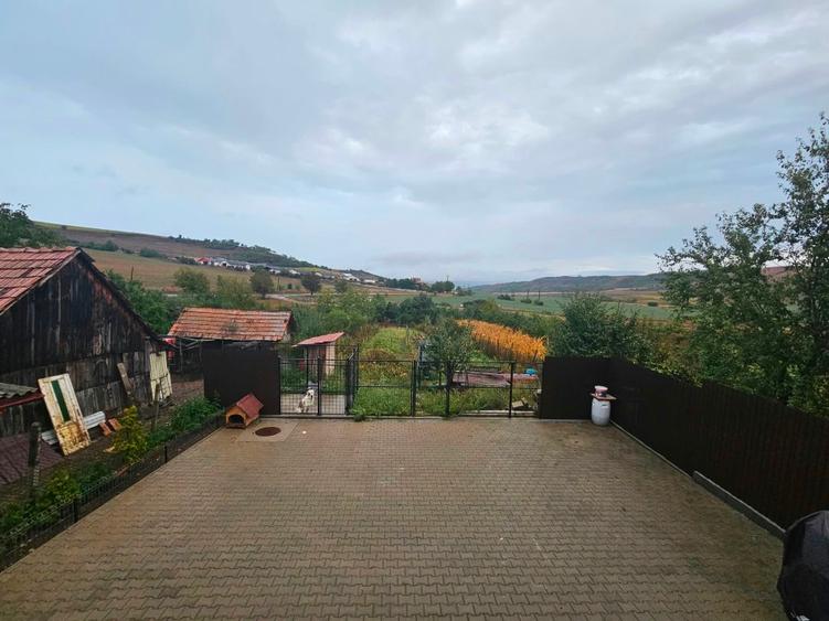 Casa 4 dormitoare 3 băi plus teren