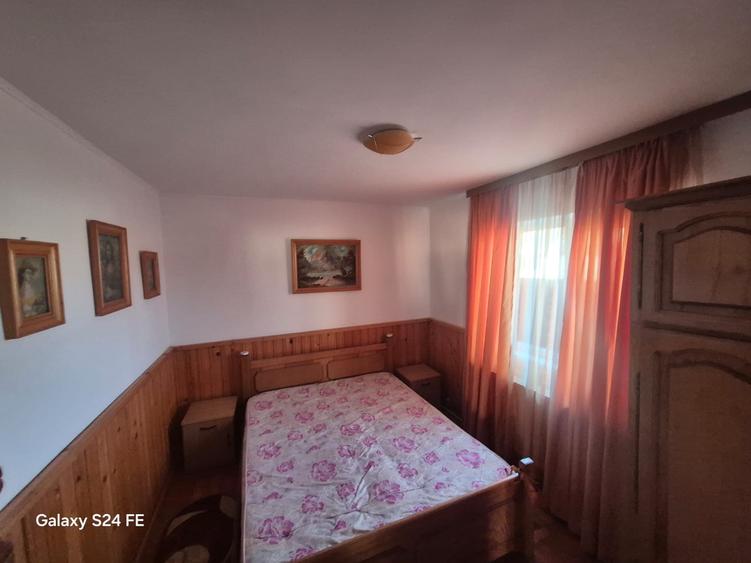 Casă cu anexă și teren generos de 1.600 mp