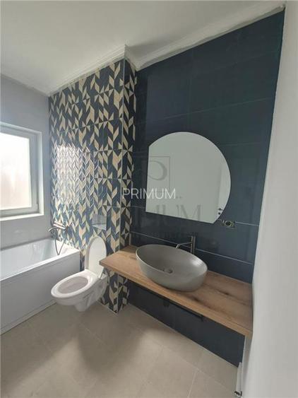 DUPLEX INDIVIDUAL -   Despartit prin camera Tehnica  - bucatarie inchisa -  2 Fr - 20